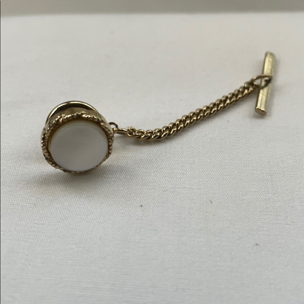Tie pin